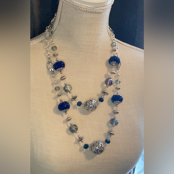 Women’s long chain beaded necklace. - Picture 9 of 17